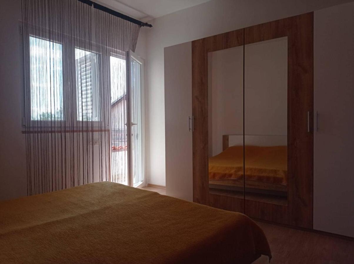 Apartmani Mare Шибеник Екстер'єр фото