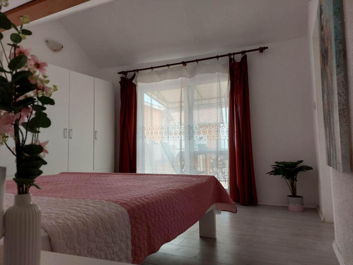 Apartmani Mare Шибеник Екстер'єр фото